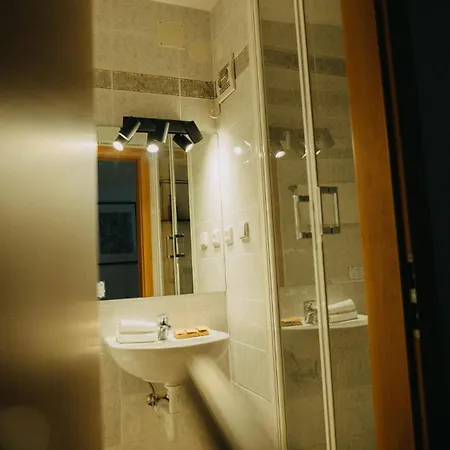 Casa 4*