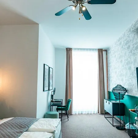 Pensión Casa 4*