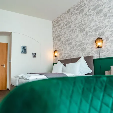 بيت ضيافة House Hradec Králové