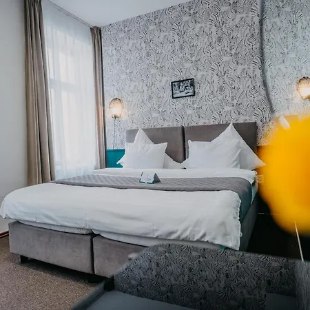 Casa 4*
