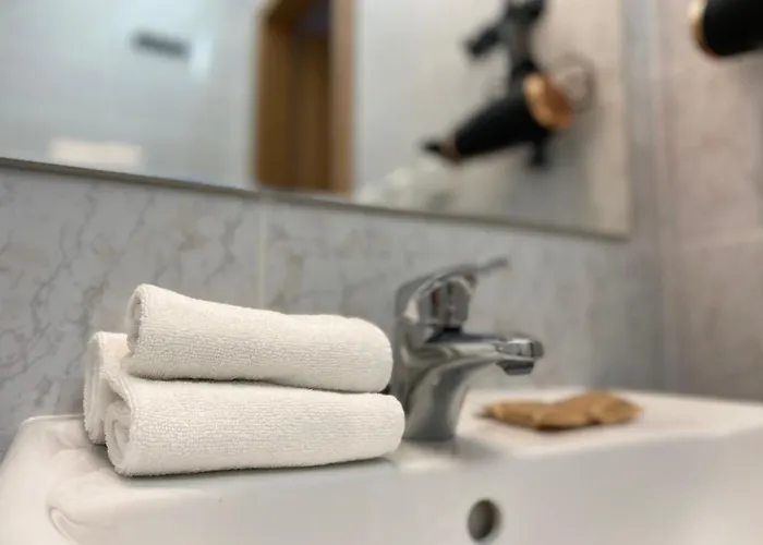 בית הארחה House 4*