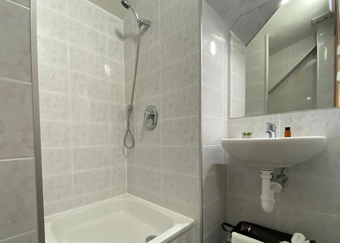 בית הארחה House Hradec Králové